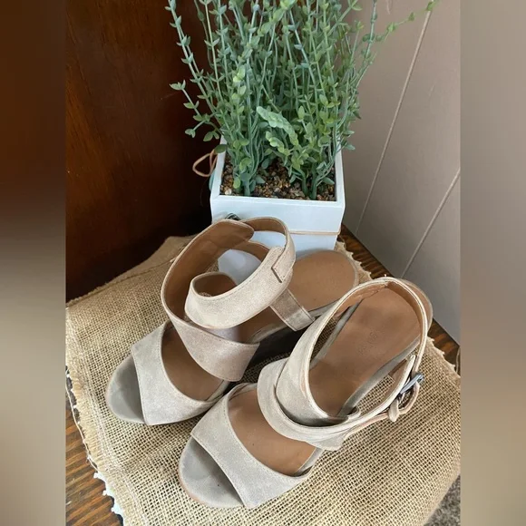Women's Indigo Tan Wedge Sandals - Picture 3 of 7